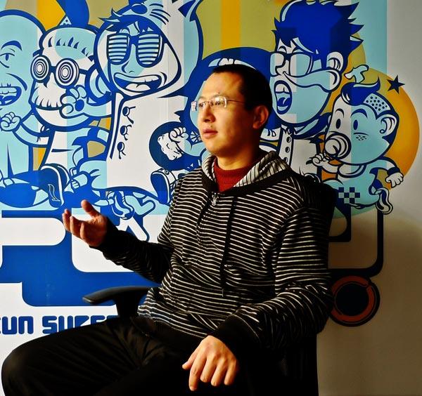 顾群业在接受访问.jpg